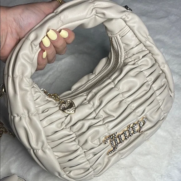 Juicy Couture- Cream Quilted Handbag with Gold Accents & Key chain - Picture 6 of 15